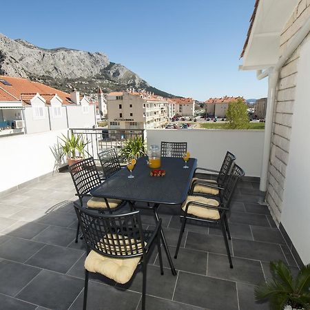 Cherry Omiš Buitenkant foto