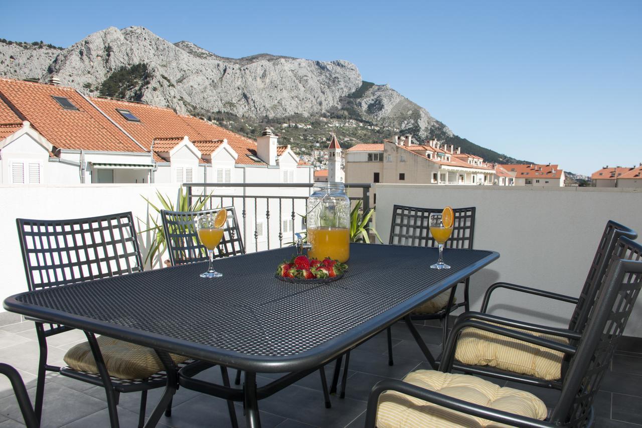 Cherry Omiš Buitenkant foto