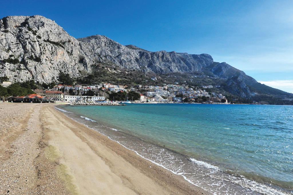Cherry Omiš Buitenkant foto